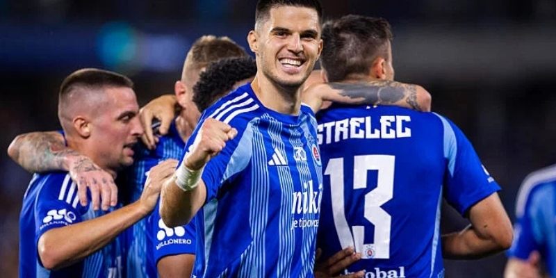 Iberia 1999 vs Slovan Bratislava có phong độ khác biệt Iberia 1999 vs Slovan Bratislava có phong độ khác biệt